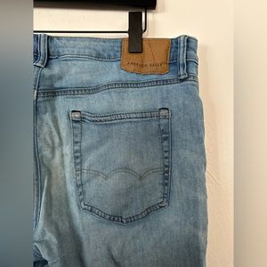 American Eagle Airflex+ light wash jeans size 34